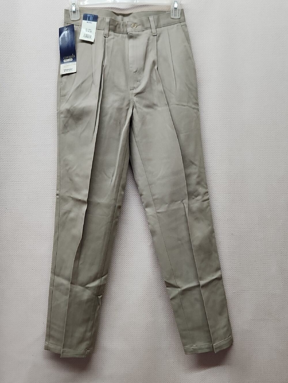 Wrangler Men's Light Khaki Pleated Dress Pants